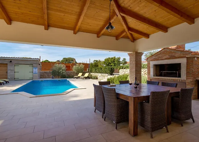 4 Bedroom Lovely In *