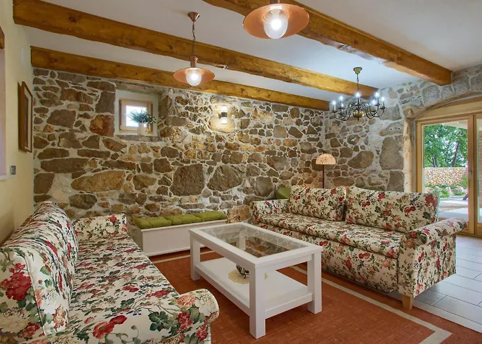 別荘 4 Bedroom Lovely In Garica