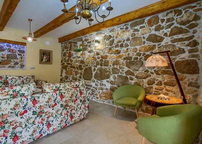 別荘 4 Bedroom Lovely In Garica