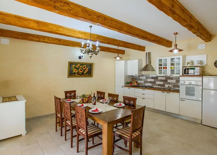 4 Bedroom Lovely In *