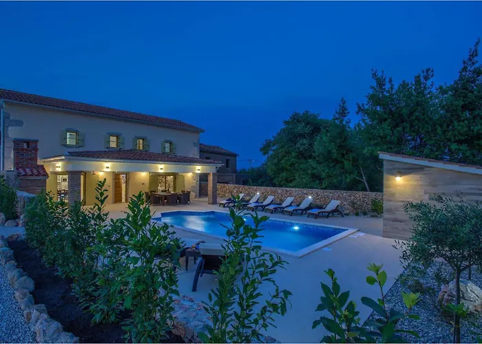 4 Bedroom Lovely In